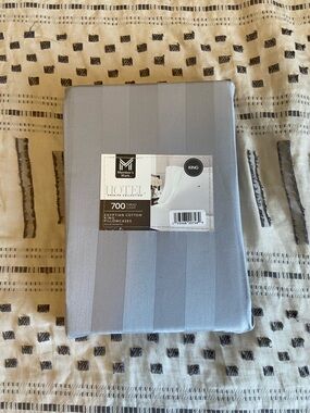 Member's Mark HOTEL 700 Thread Count King Pillowcases - Light Gray